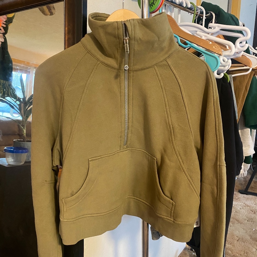 Lululemon NWT Scuba Oversized Funnel Neck!
